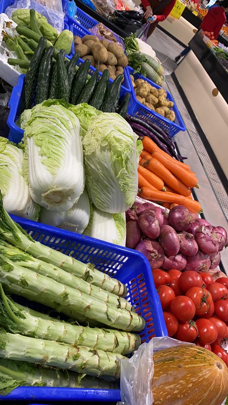 舟山市定海菜市口果蔬批零摊的小店