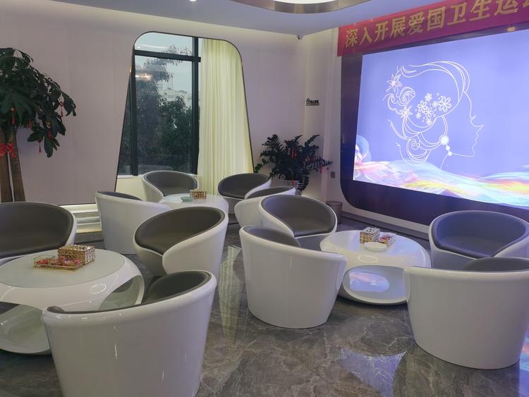 南宁市鑫茂华贸易有限公司的小店