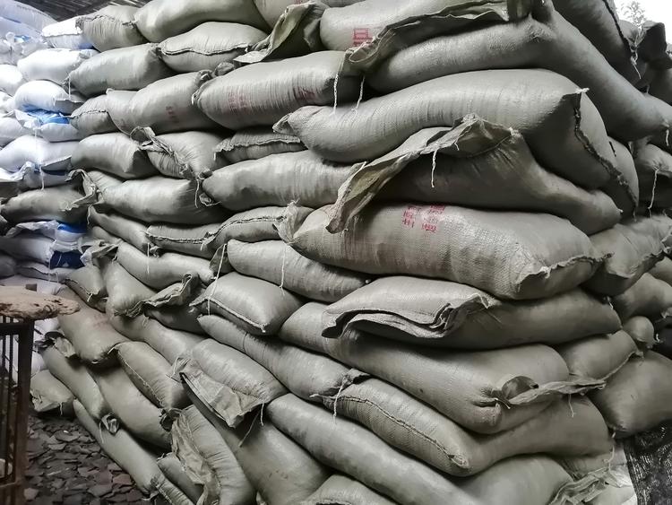 邛崃市尚坤家庭农场的小店