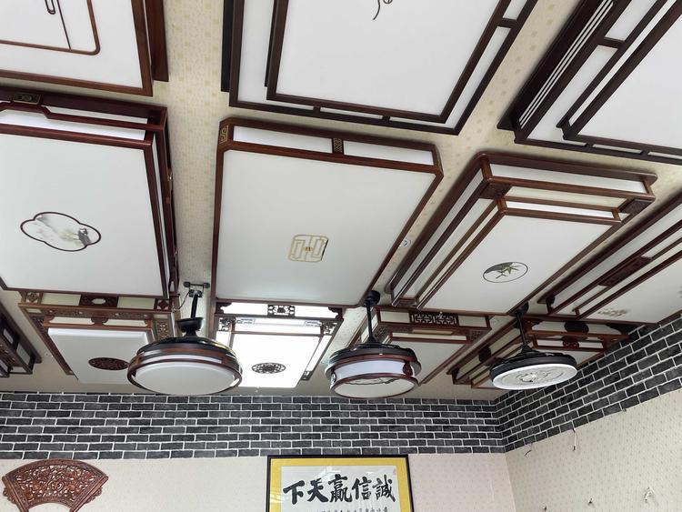 陆川县榄胜灯饰店的小店