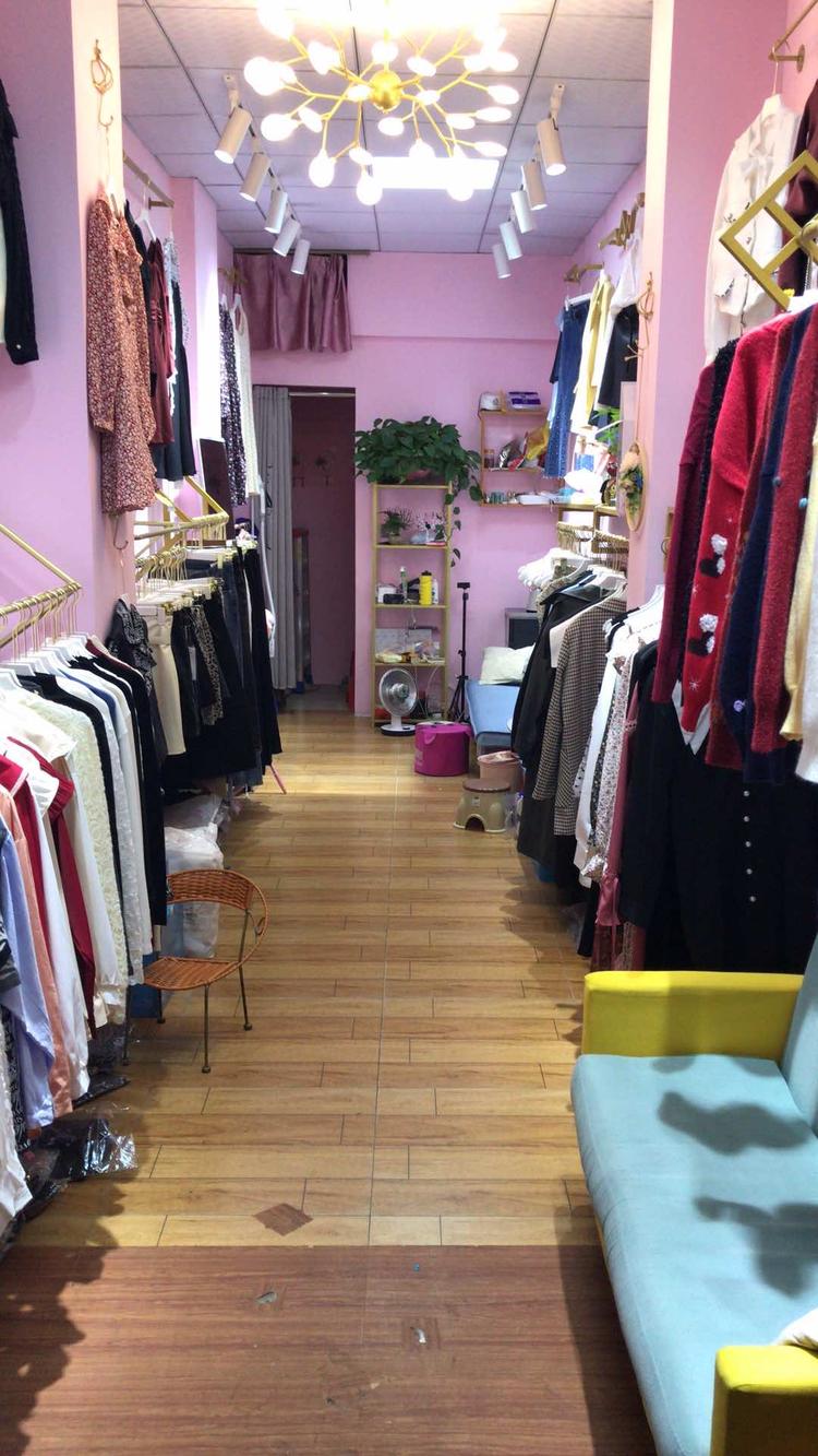 信丰县希肴服装店的小店