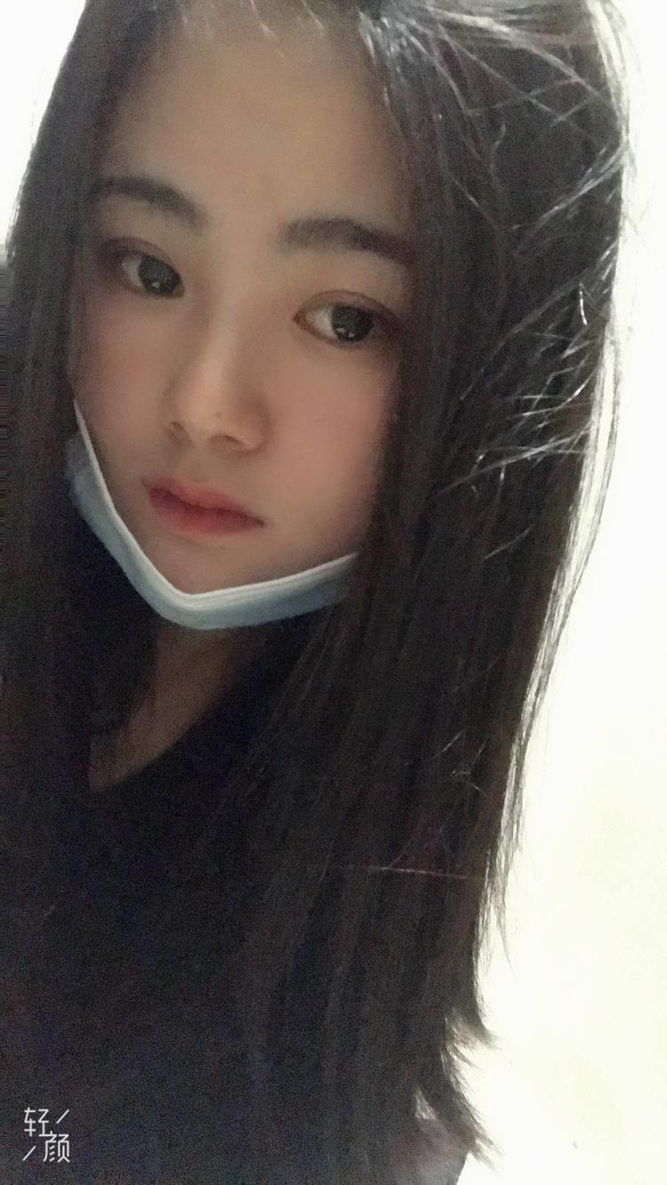 常熟市虞山街道荆权服饰商行的小店