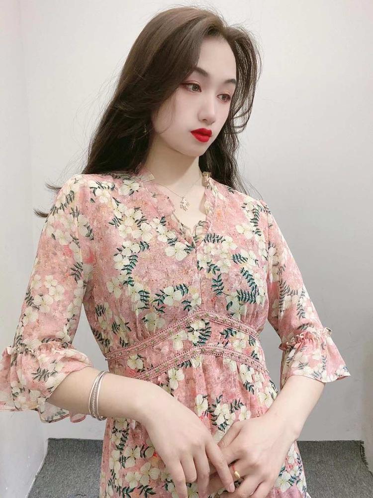 雅安市雨城区英子欧韩服装店的小店