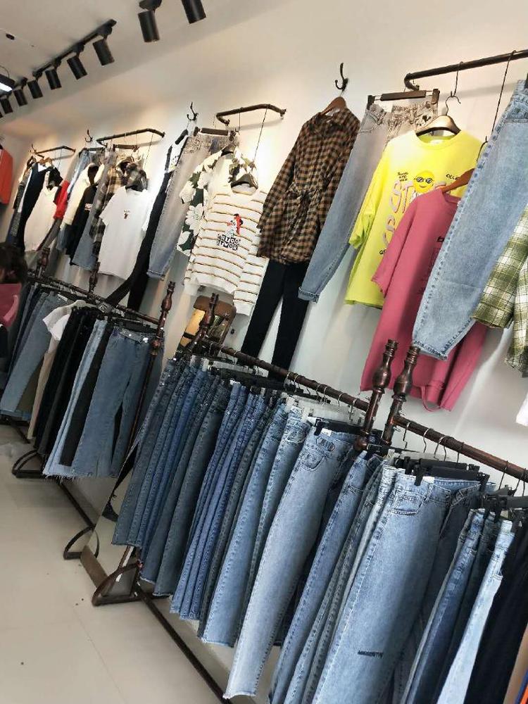 灵璧县黄湾女装店