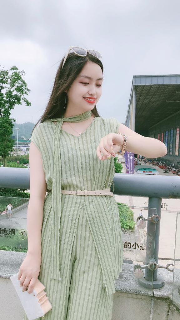 杨杨的品牌女装店