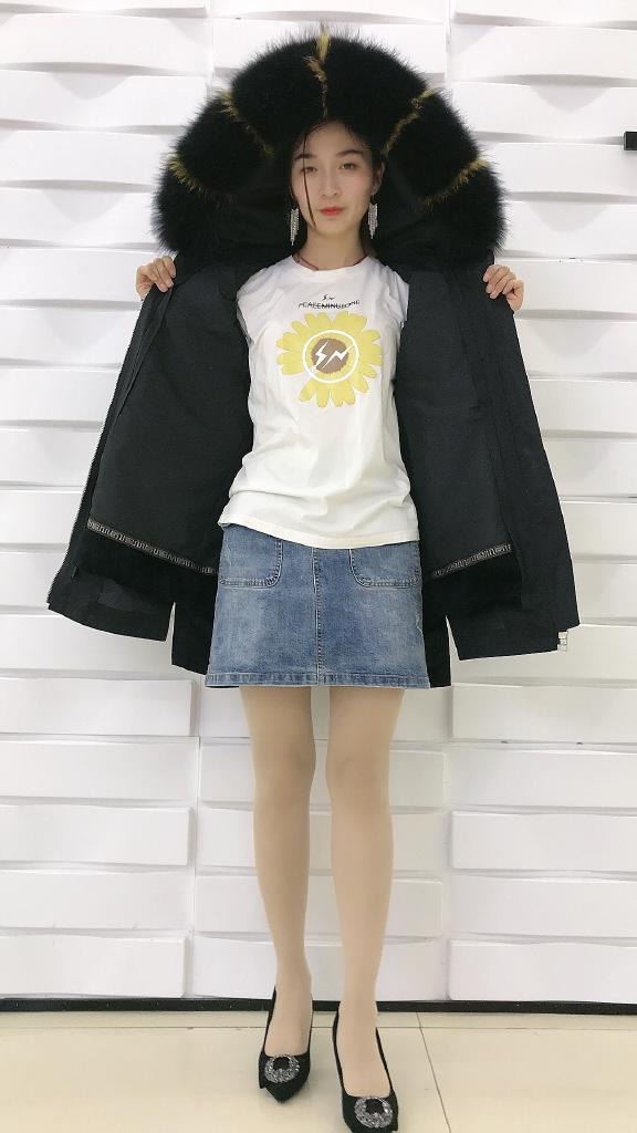 依朵娜服饰