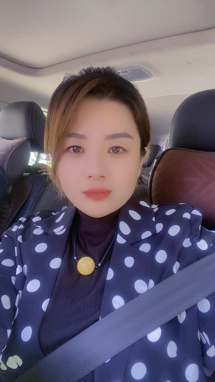 三姑娘爱盘串