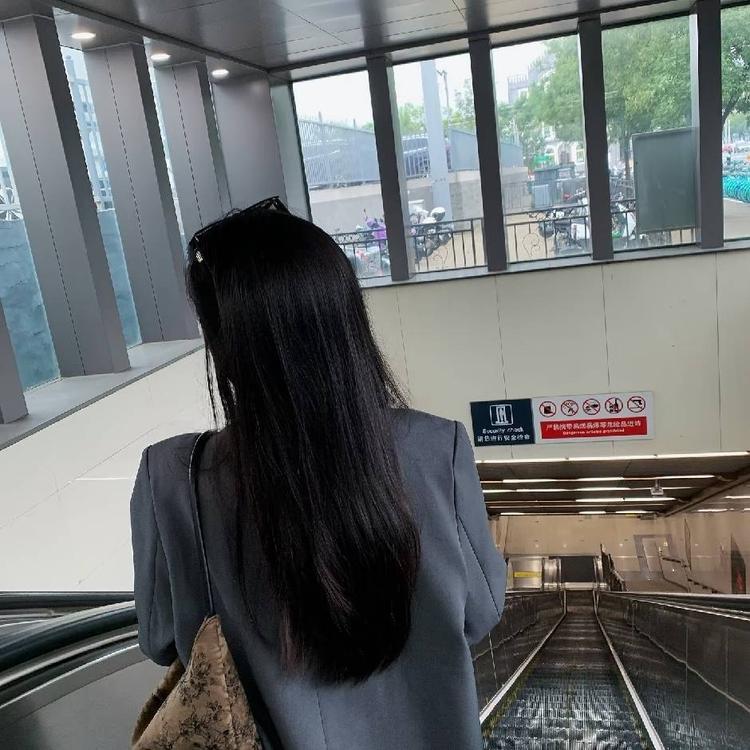 洋气儿女装