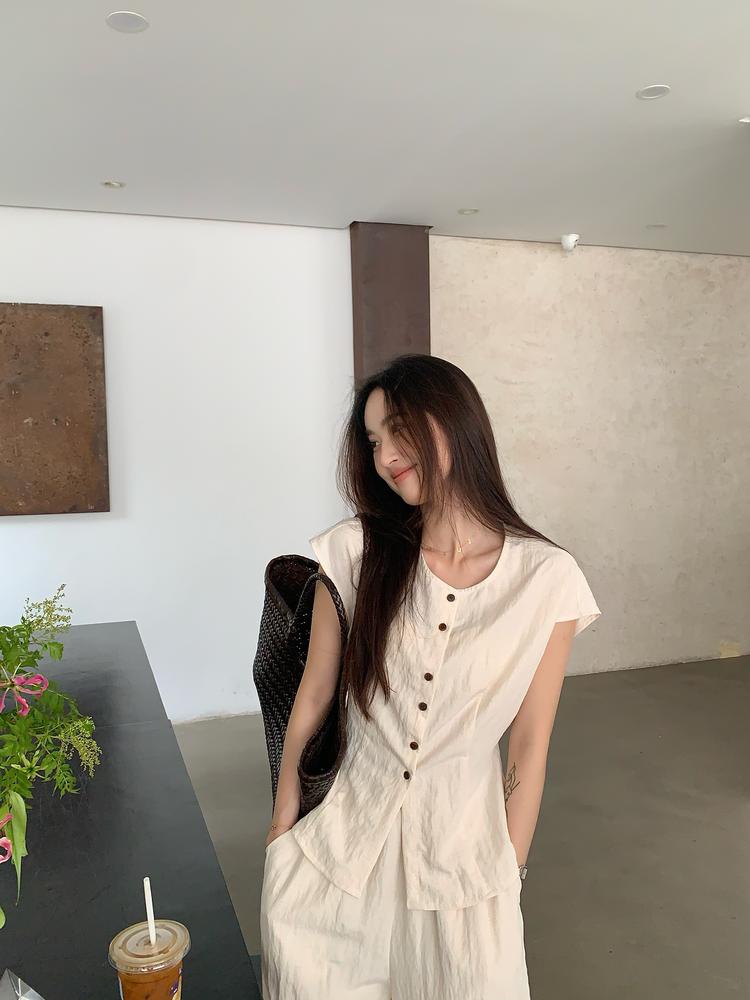 余小晴XIAOQING