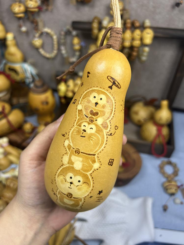 汪仔玩葫芦
