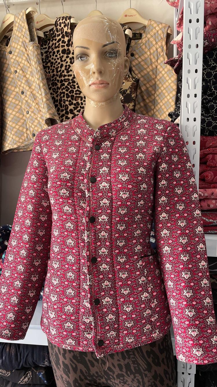 平舆县凯新服装店的小店个体店