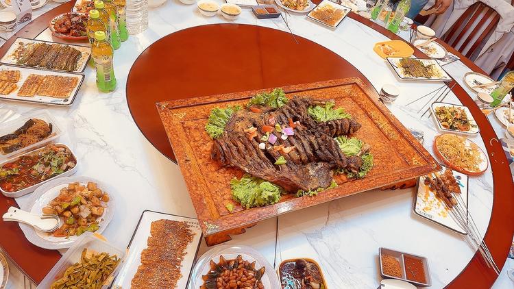 乌拉特后旗逸华草原特色烧烤美食名小吃