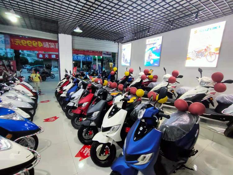 宁强县阿伟机车行的小店