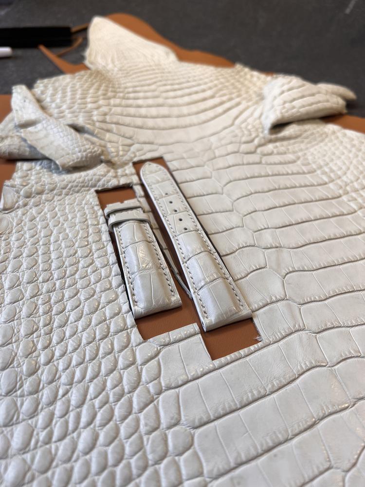 莉知真皮表带定制