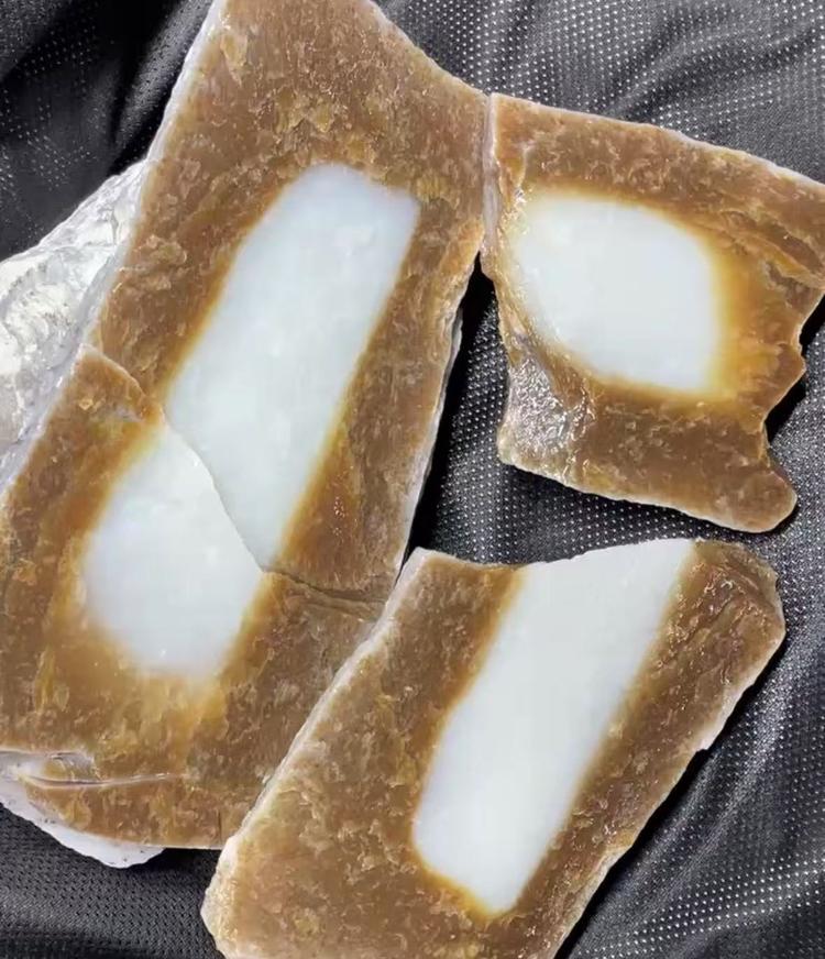 和田玉 且末料
