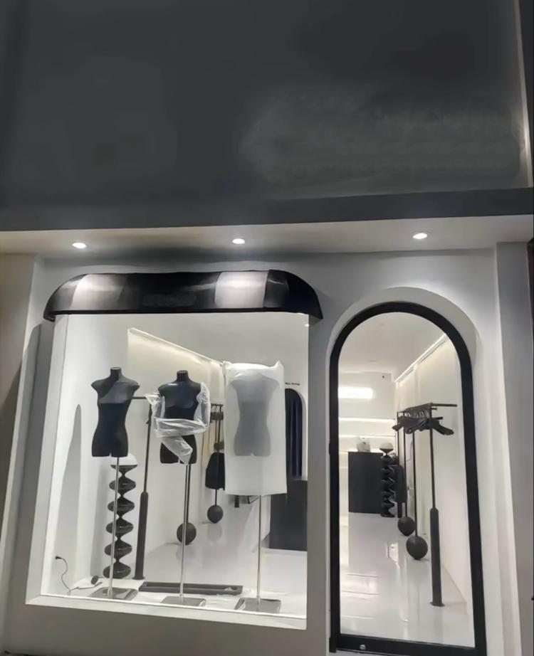 衣23时尚服装店