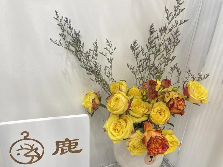 西安市新城区鹿小姐女装店