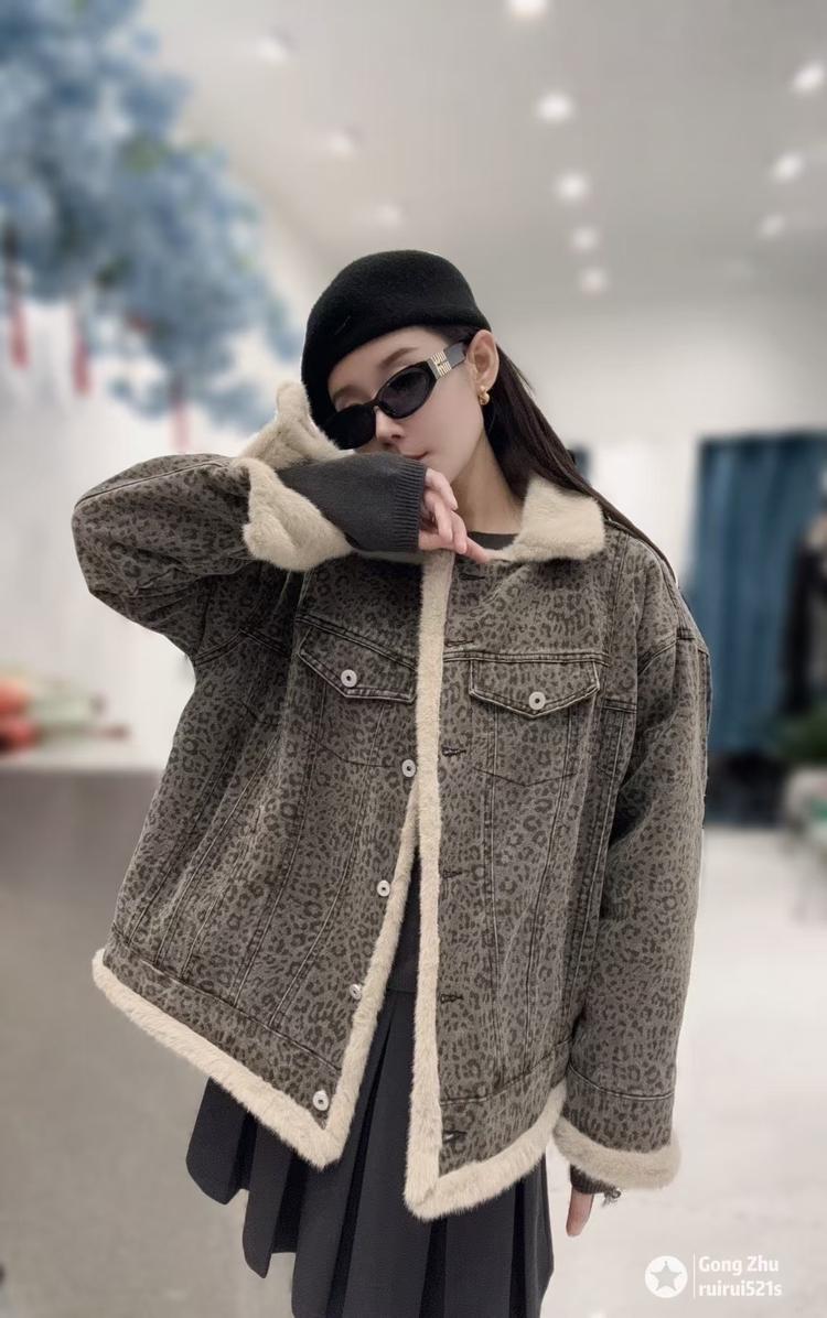 天津市宝坻区宫主服装店的小店