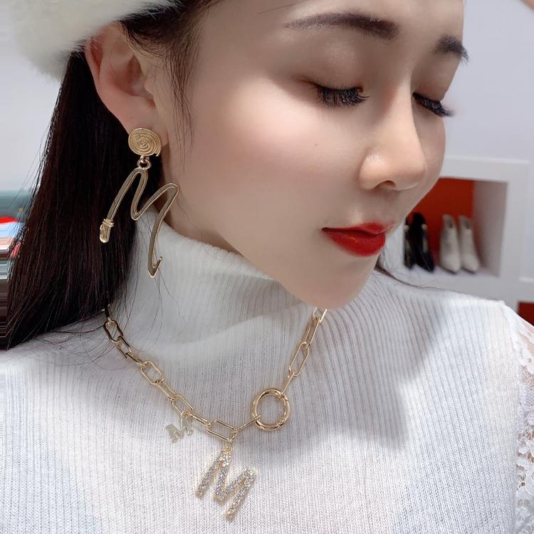 美洋服装搭配的小店