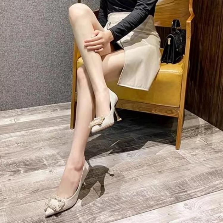 优尚轻奢女鞋