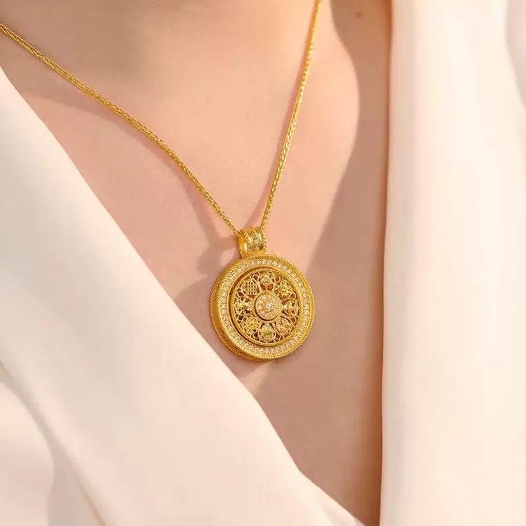 俪俪轻奢饰品店