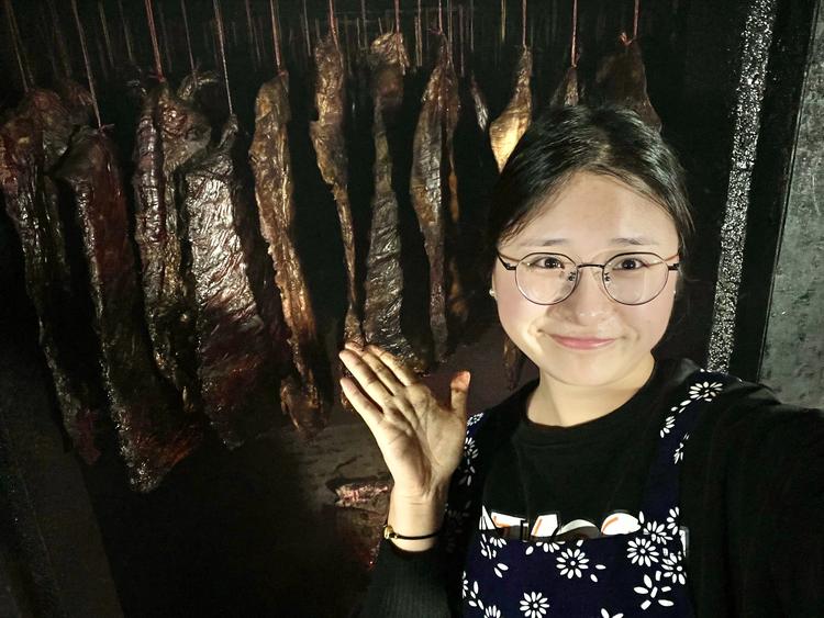 小王姐回家卖腊肉