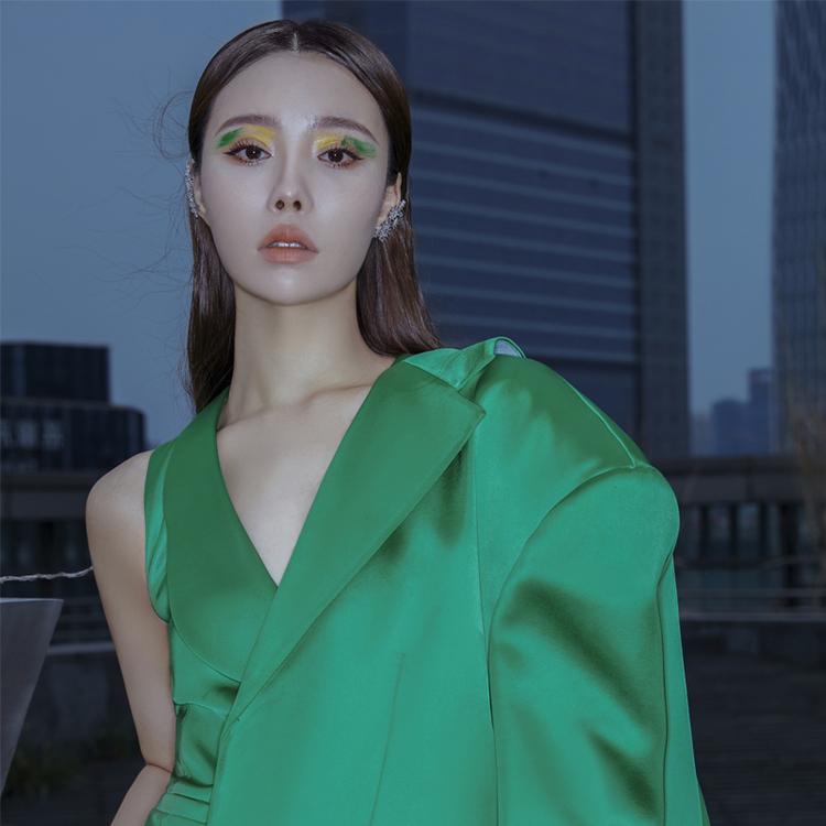 TONGGTT童婷婷的橱窗
