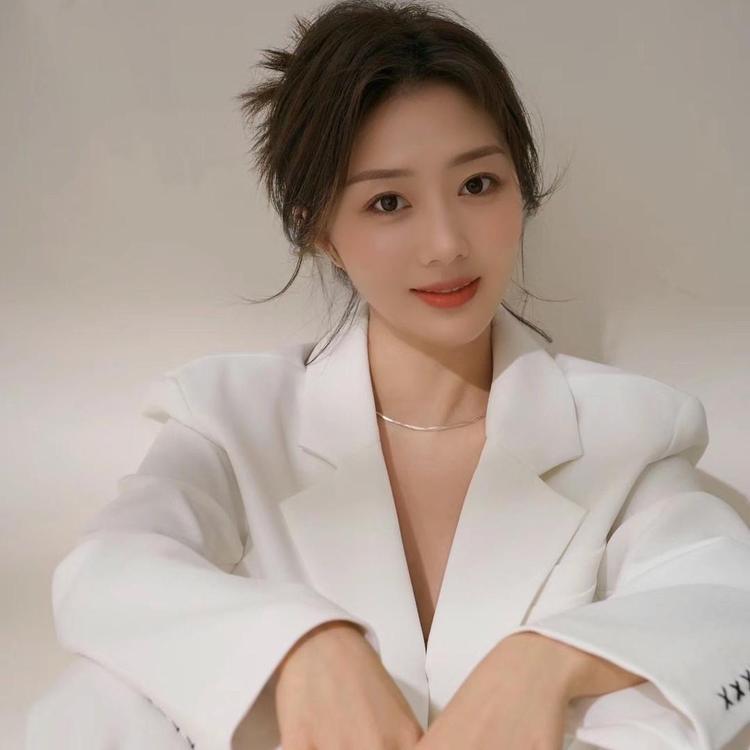 辰泽熠美妆小店