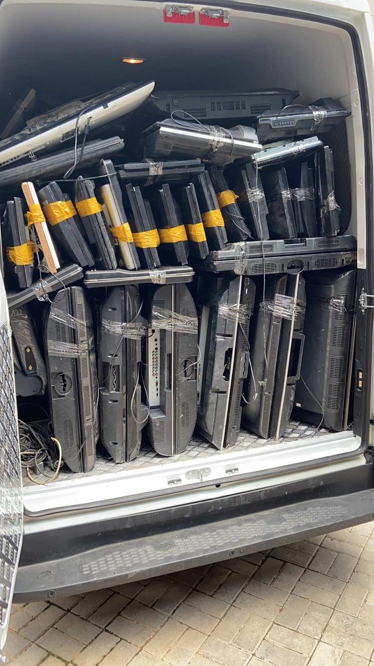 海宁市海昌小张电脑商行的小店