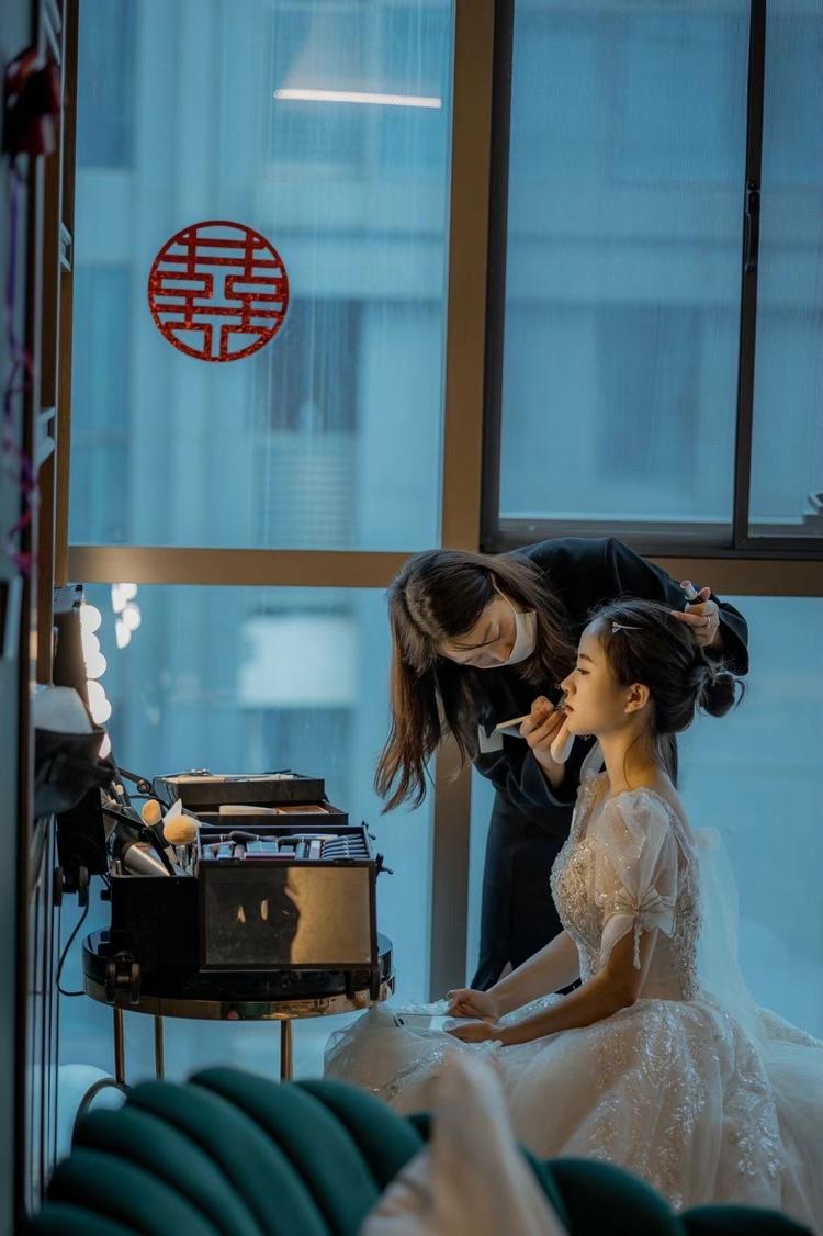 化妆师车车