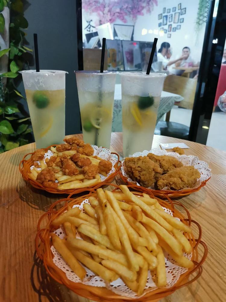 钟山县小甜奶茶店